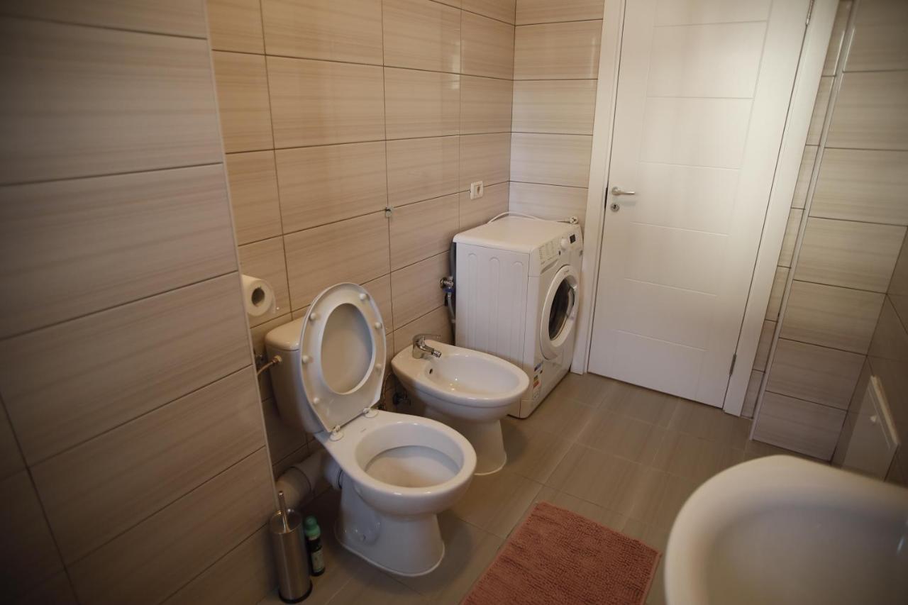 Lar Apartment Focşani Exteriér fotografie